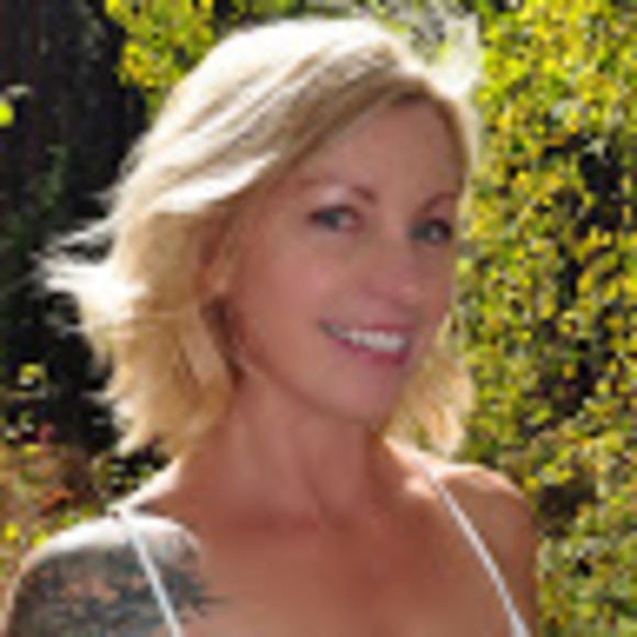 Meet your Posher, Rebecca - Picture 1 of 1